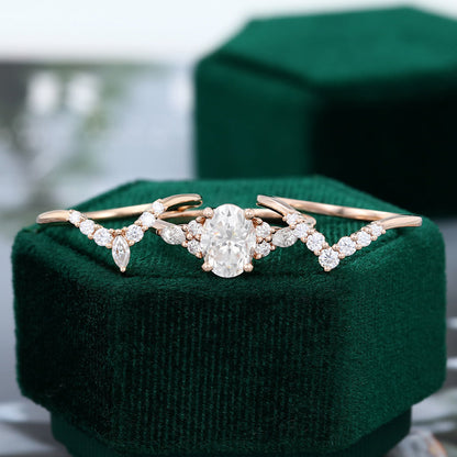 1.33 CT Oval Cluster Moissanite Bridal Set