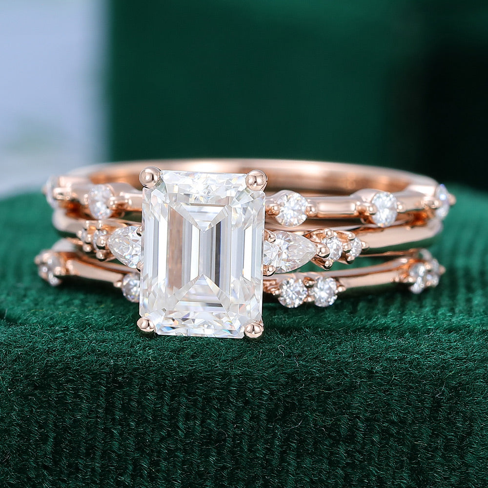 1.6 CT Emerald Cluster Moissanite Bridal Set