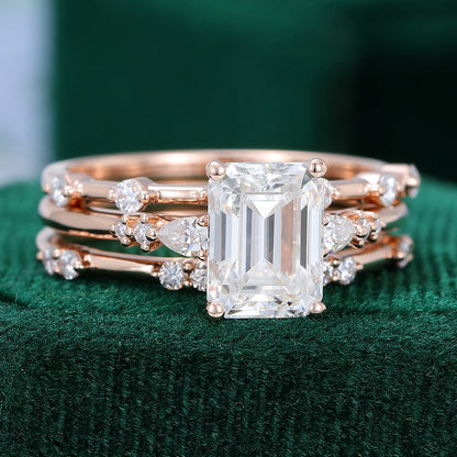 1.6 CT Emerald Cluster Moissanite Bridal Set