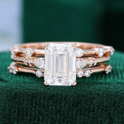 1.6 CT Emerald Cluster Moissanite Bridal Set