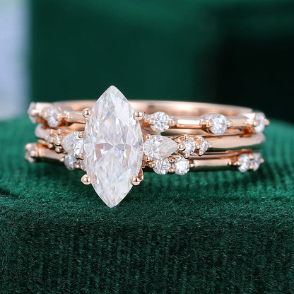 0.9 CT Marquise Cluster Moissanite Bridal Set