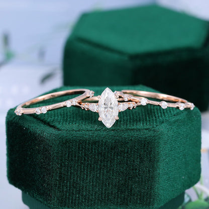 0.9 CT Marquise Cluster Moissanite Bridal Set