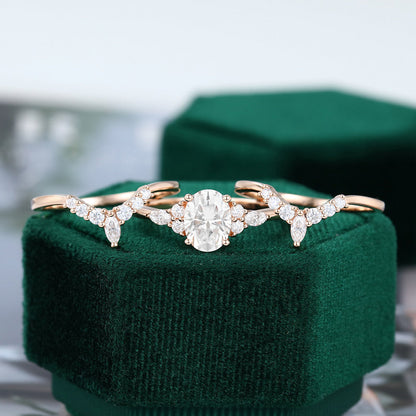 1.33 CT Oval Cluster Moissanite Bridal Set