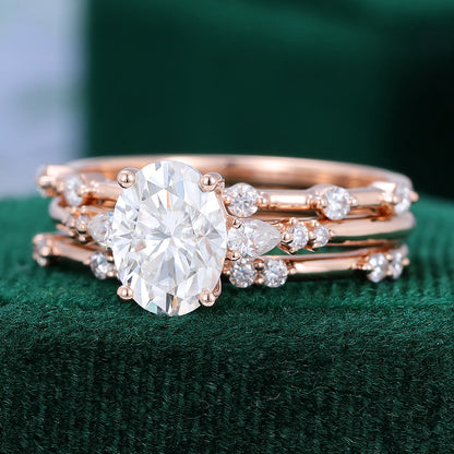 1.33 CT Oval Cluster Moissanite Bridal Set