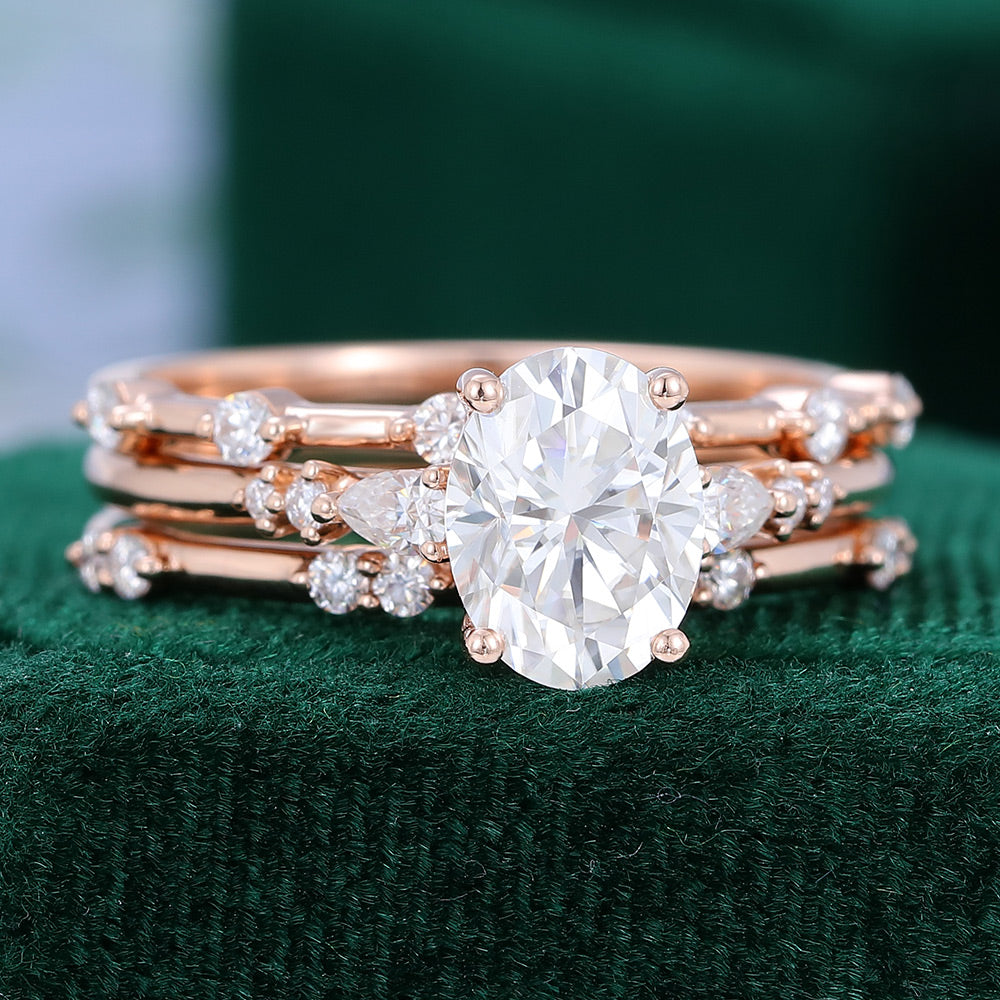 1.33 CT Oval Cluster Moissanite Bridal Set