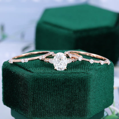 1.33 CT Oval Cluster Moissanite Bridal Set