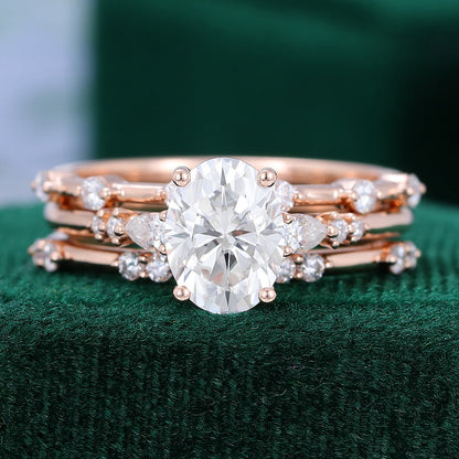 1.33 CT Oval Cluster Moissanite Bridal Set