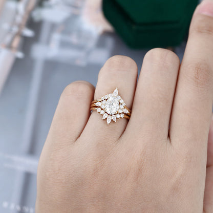 1.33 CT Oval Cluster Moissanite Bridal Set