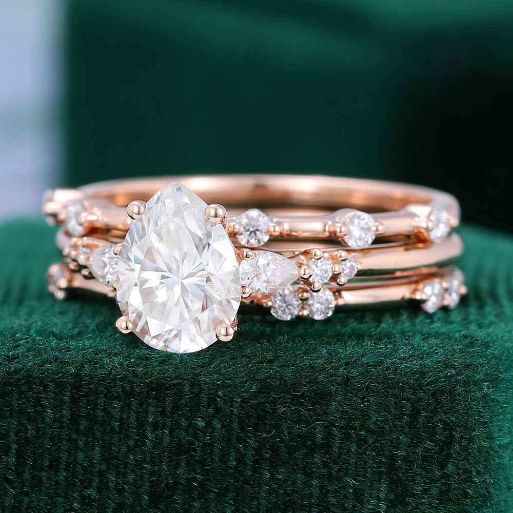 1 CT Pear Cluster Moissanite Bridal Set