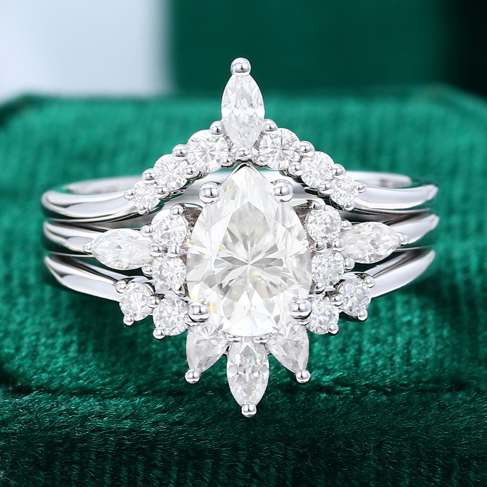1.5 CT Pear Cluster Moissanite Bridal Set