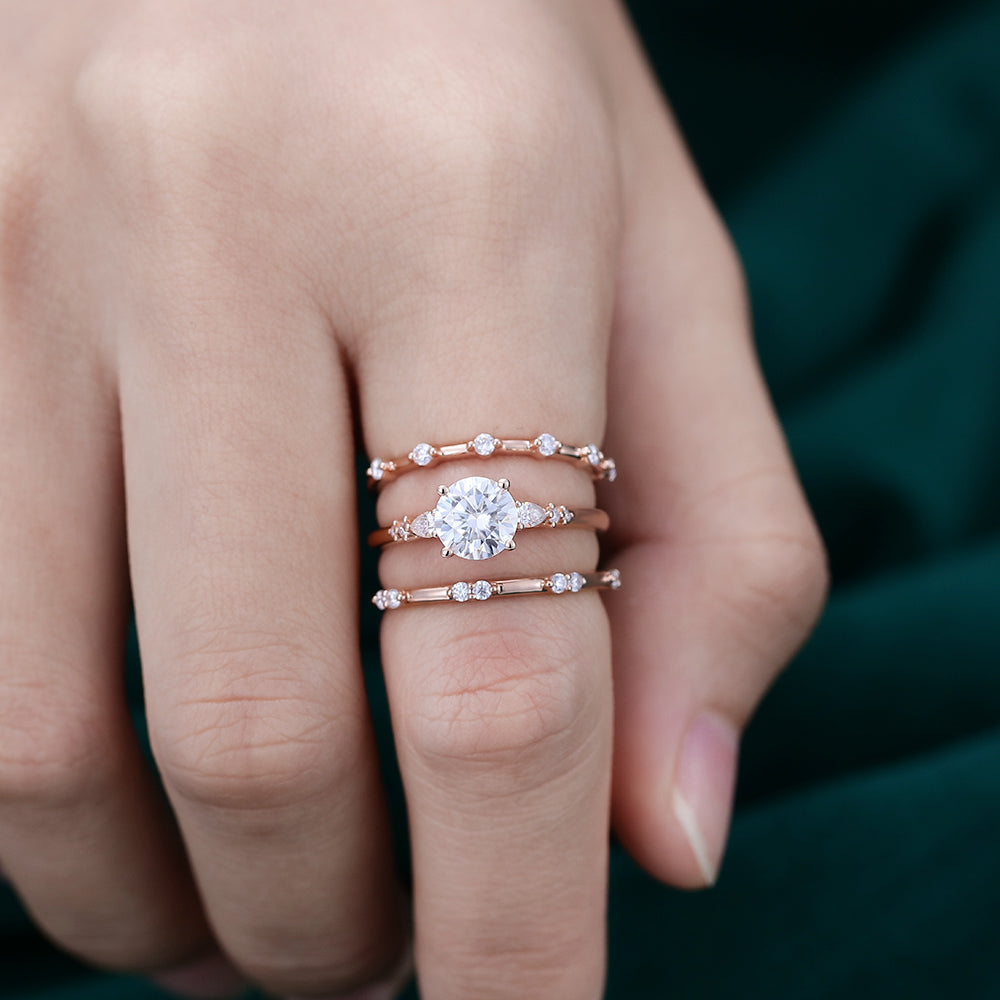 0.88 CT Round Cluster Moissanite Bridal Set