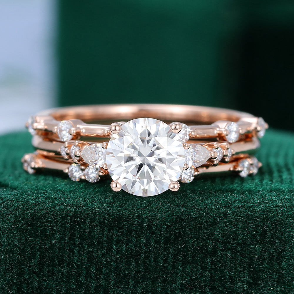 0.88 CT Round Cluster Moissanite Bridal Set