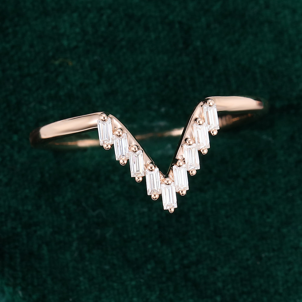 0.15 TCW Baguette Curved Moissanite Wedding Band