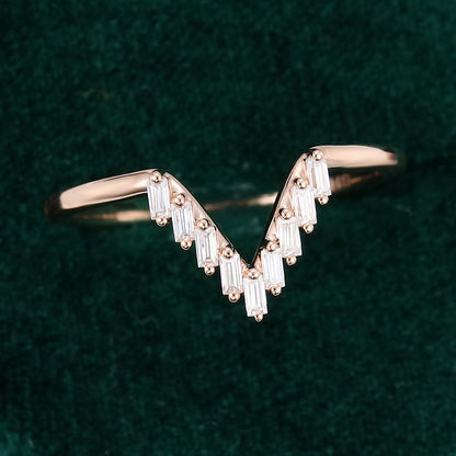0.15 TCW Baguette Curved Moissanite Wedding Band