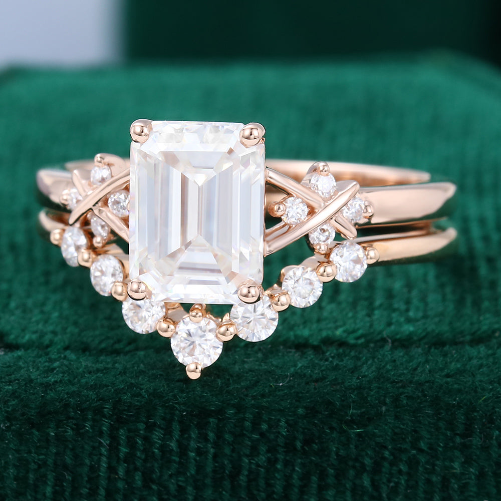 1.6 CT Emerald Cluster Moissanite Bridal Set