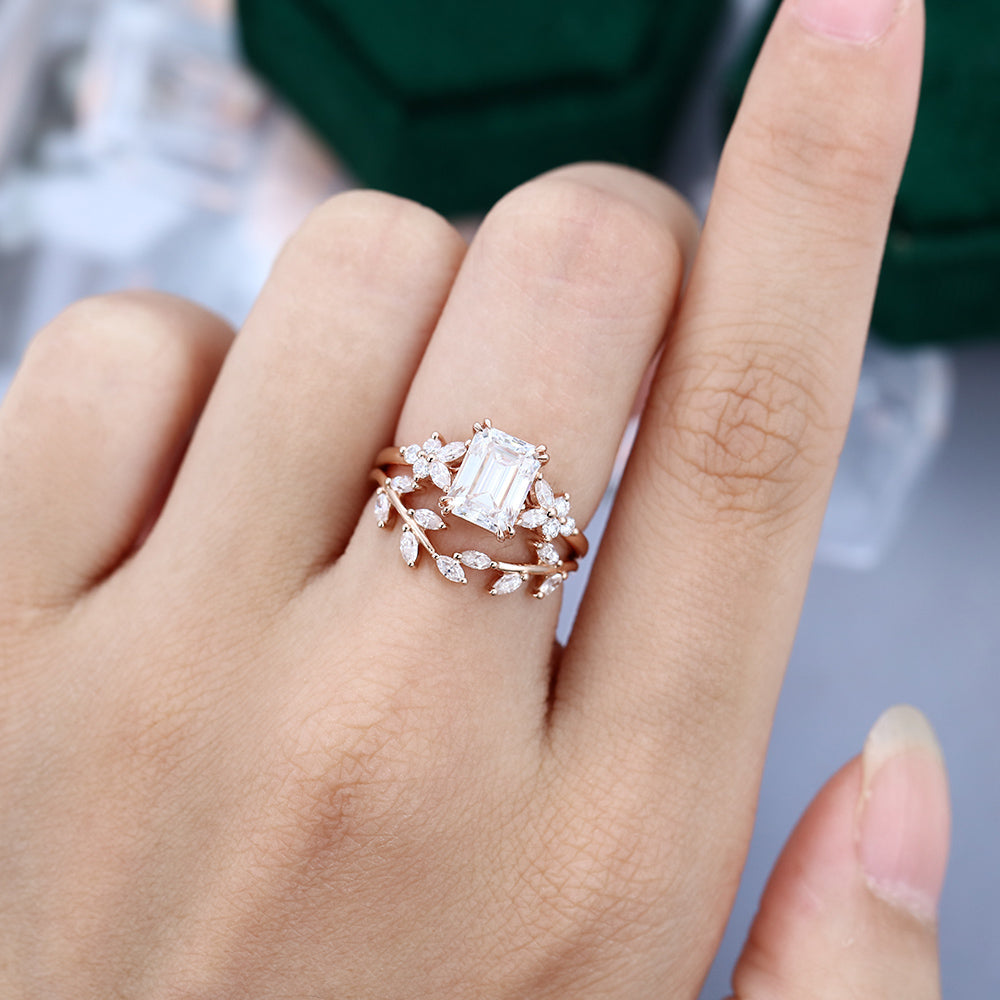 1.6 CT Emerald Cluster Moissanite Bridal Set