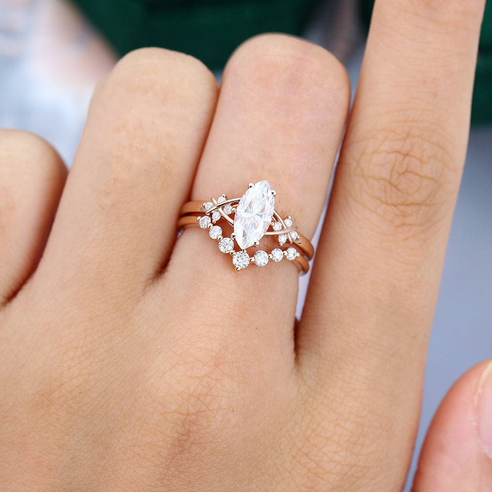 0.9 CT Marquise Cluster Moissanite Bridal Set