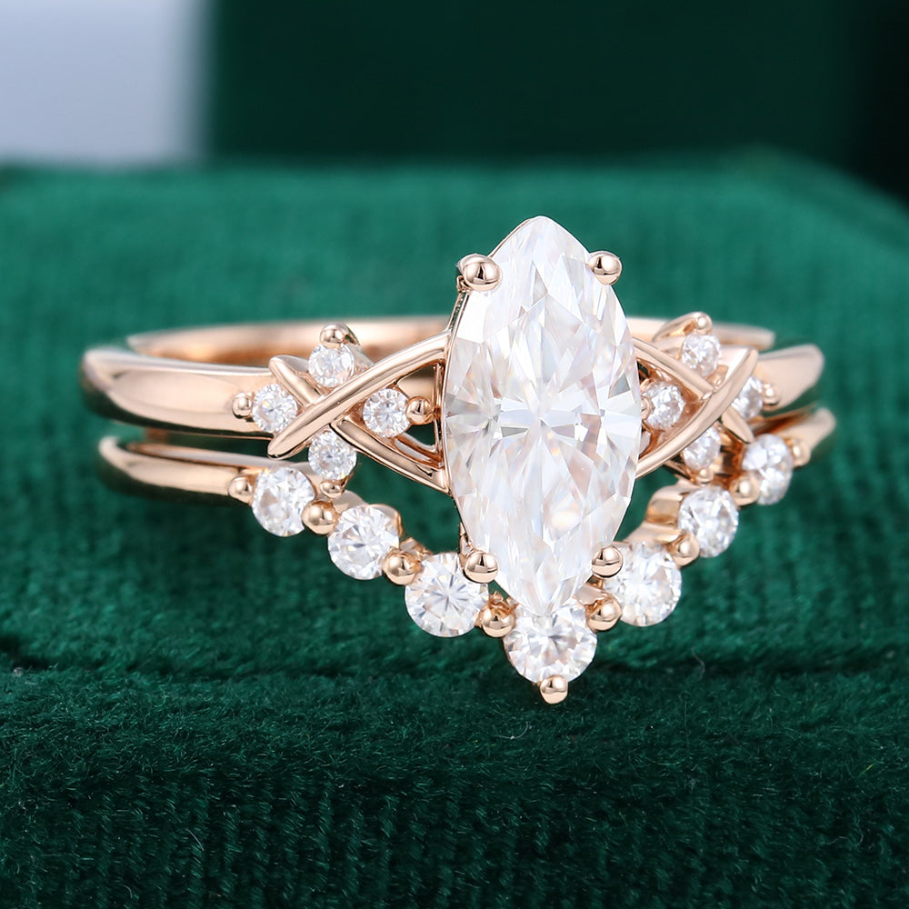 0.9 CT Marquise Cluster Moissanite Bridal Set