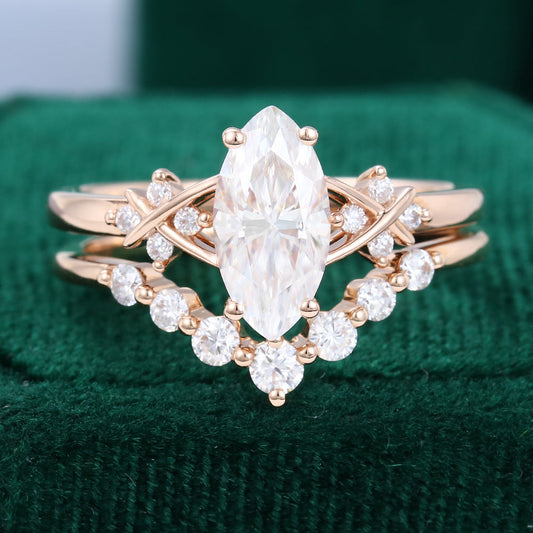 0.9 CT Marquise Cluster Moissanite Bridal Set