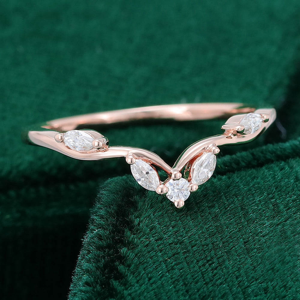 0.13 TCW Marquise & Round Curved Moissanite Wedding Band