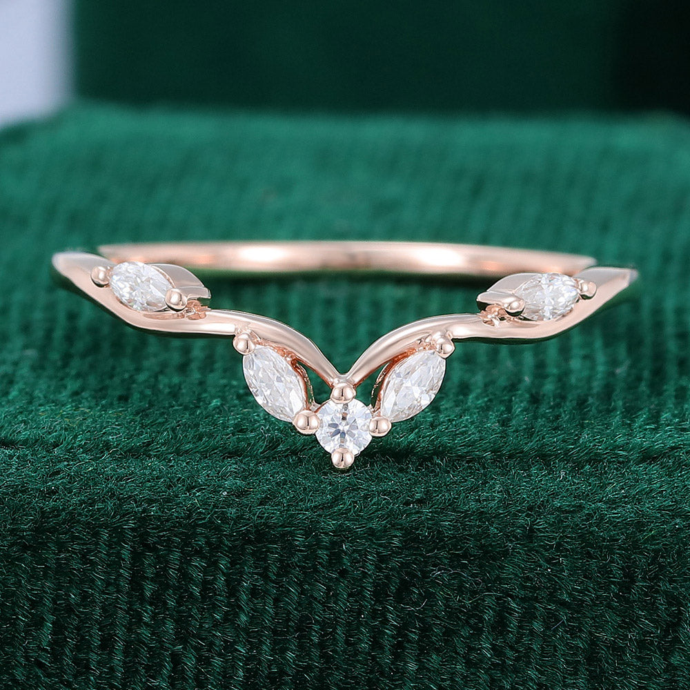 0.13 TCW Marquise & Round Curved Moissanite Wedding Band