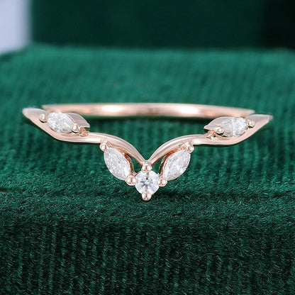 0.13 TCW Marquise & Round Curved Moissanite Wedding Band