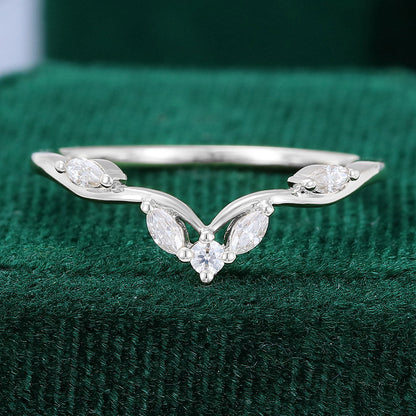 0.13 TCW Marquise & Round Curved Moissanite Wedding Band