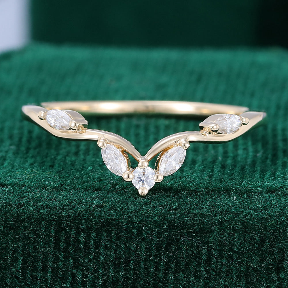 0.13 TCW Marquise & Round Curved Moissanite Wedding Band