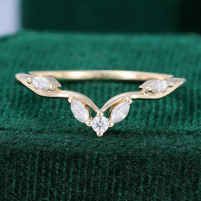 0.13 TCW Marquise & Round Curved Moissanite Wedding Band
