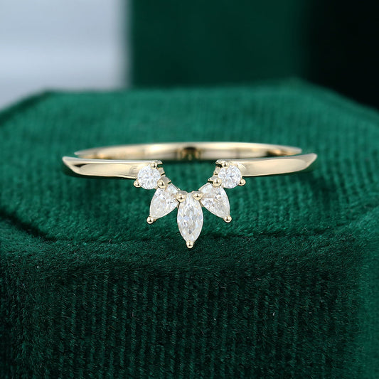 0.272 TCW Pear, Marquise & Round Curved Moissanite Wedding Band