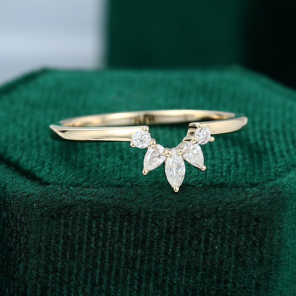 0.272 TCW Pear, Marquise & Round Curved Moissanite Wedding Band