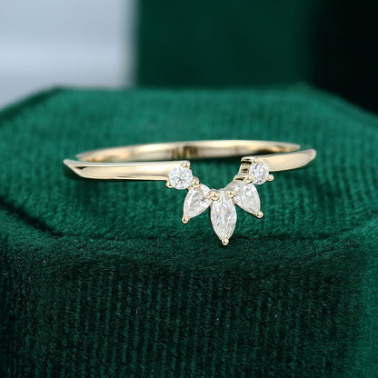 0.272 TCW Pear, Marquise & Round Curved Moissanite Wedding Band