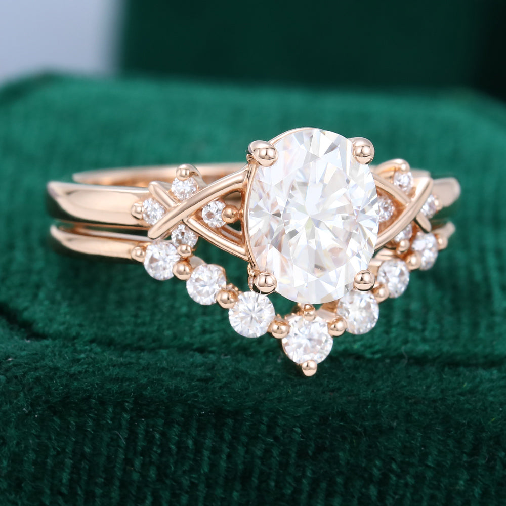 1.33 CT Oval Cluster Moissanite Bridal Set