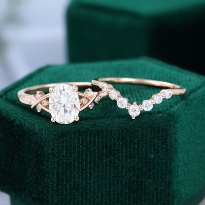 1.33 CT Oval Cluster Moissanite Bridal Set