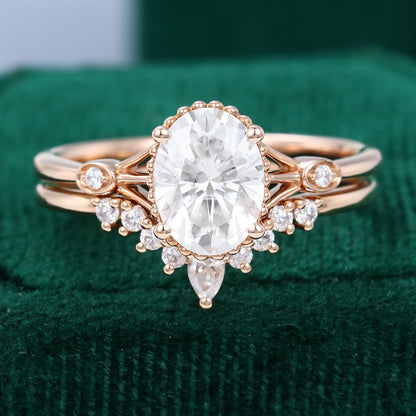 1.33 CT Oval Three Stone Moissanite Bridal Set