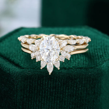 1.33 CT Oval Cluster Moissanite Bridal Set