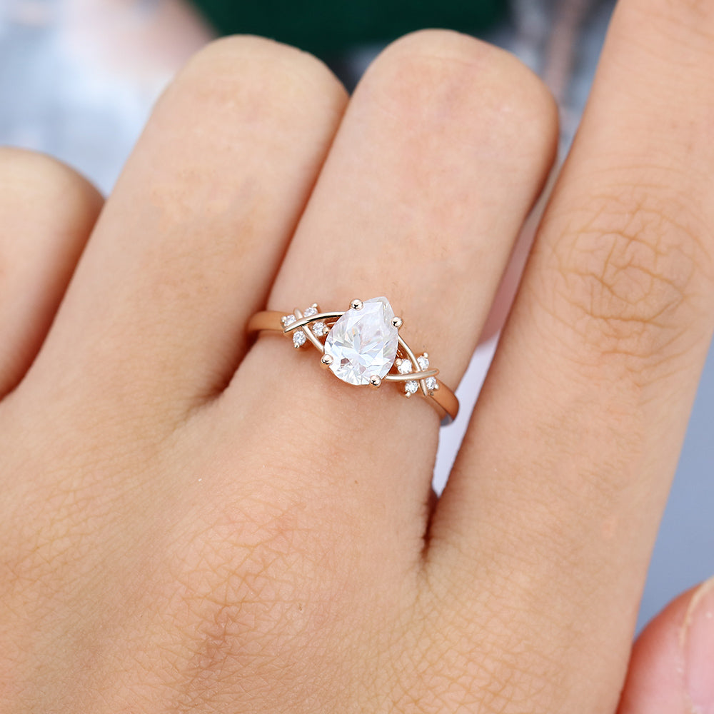 1 CT Pear Cluster Moissanite Engagement Ring