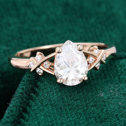 1 CT Pear Cluster Moissanite Engagement Ring