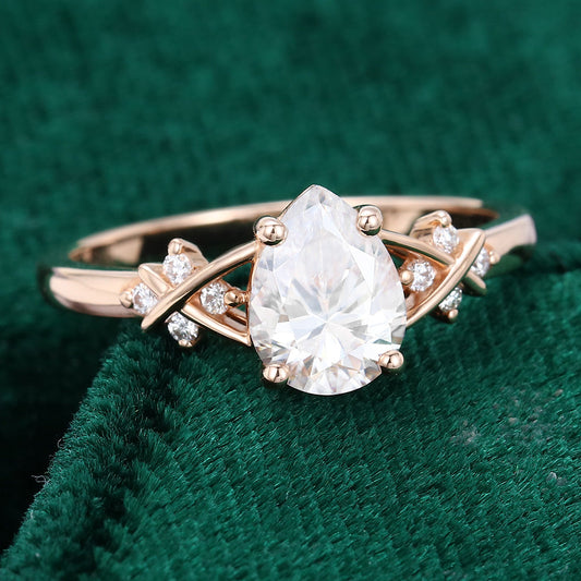 1 CT Pear Cluster Moissanite Engagement Ring