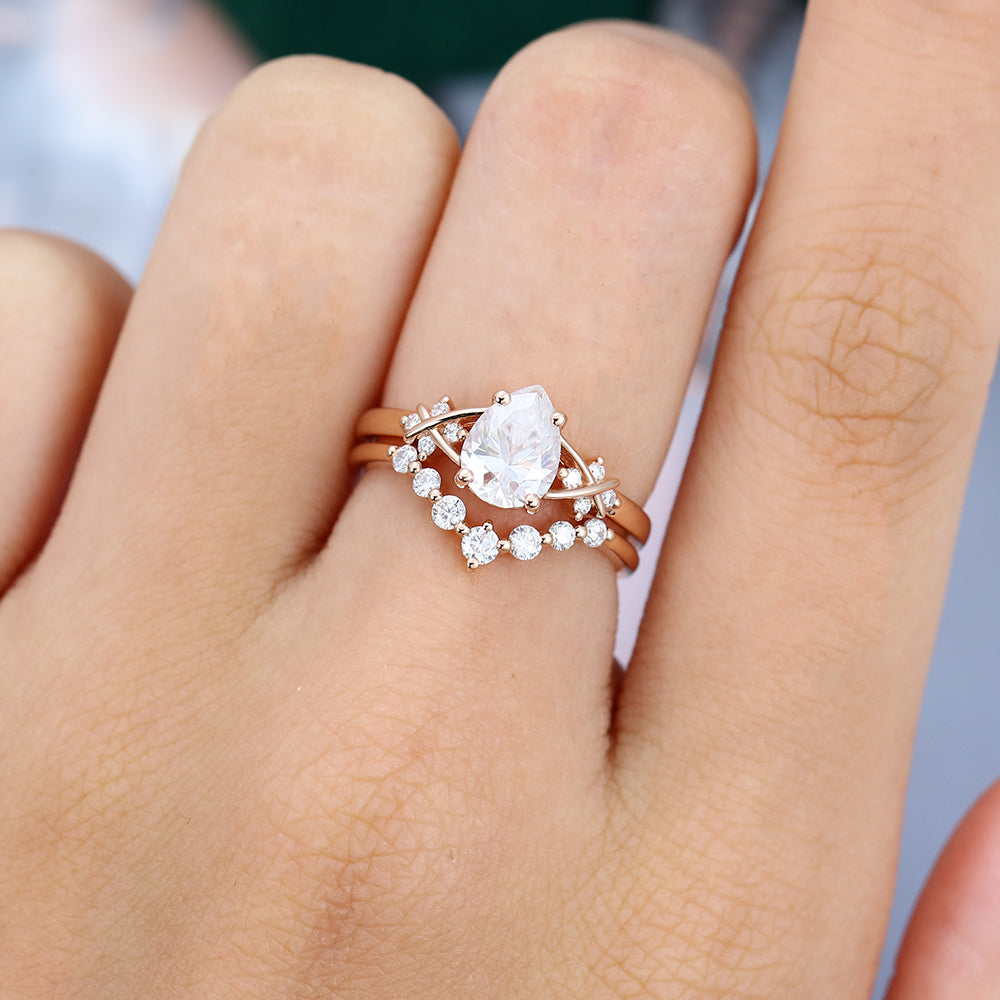 1.5 CT Pear Cluster Moissanite Bridal Set