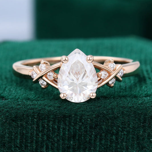 1 CT Pear Cluster Moissanite Engagement Ring