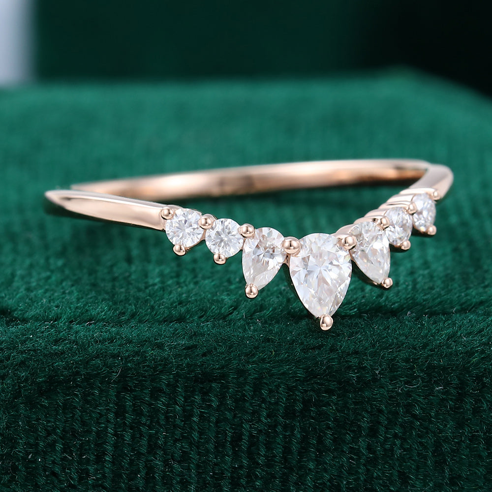 0.3 TCW Pear & Round Curved Moissanite Wedding Band