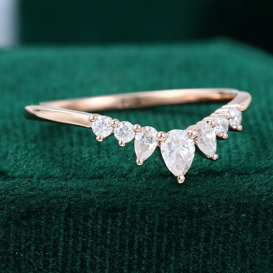 0.3 TCW Pear & Round Curved Moissanite Wedding Band