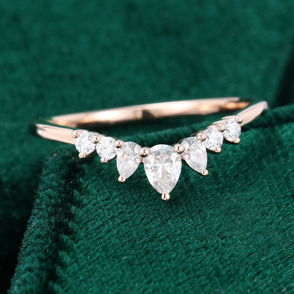 0.3 TCW Pear & Round Curved Moissanite Wedding Band