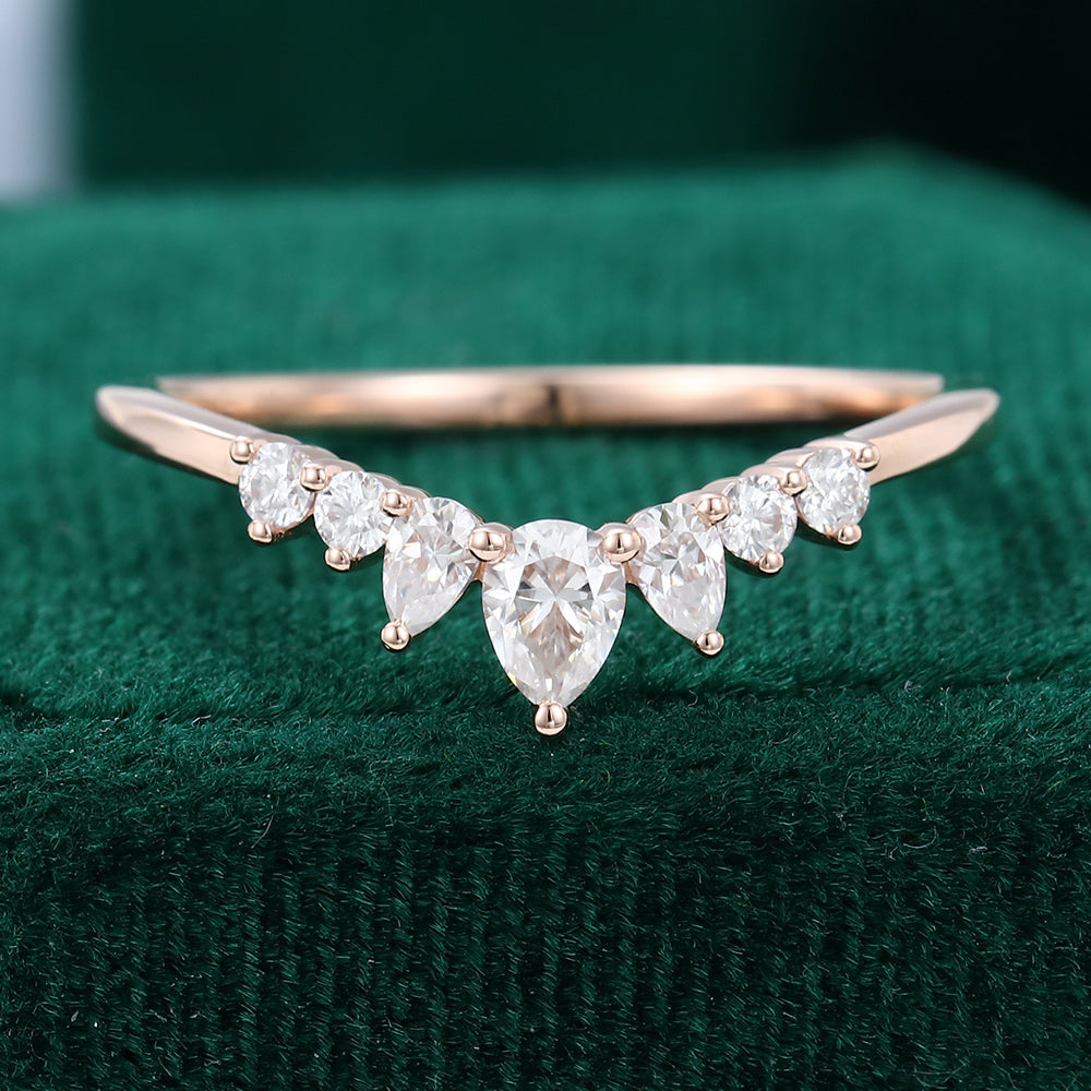 0.3 TCW Pear & Round Curved Moissanite Wedding Band