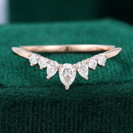 0.3 TCW Pear & Round Curved Moissanite Wedding Band