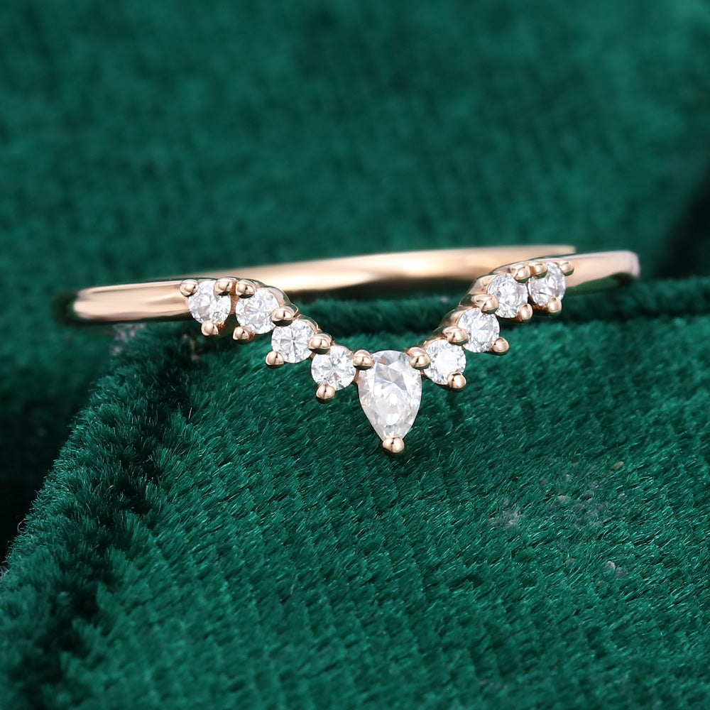 0.15 TCW Pear & Round Curved Moissanite Wedding Band
