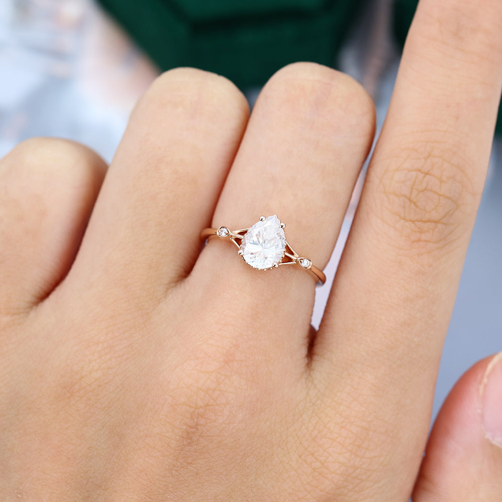 1 CT Pear Three Stone Moissanite Engagement Ring