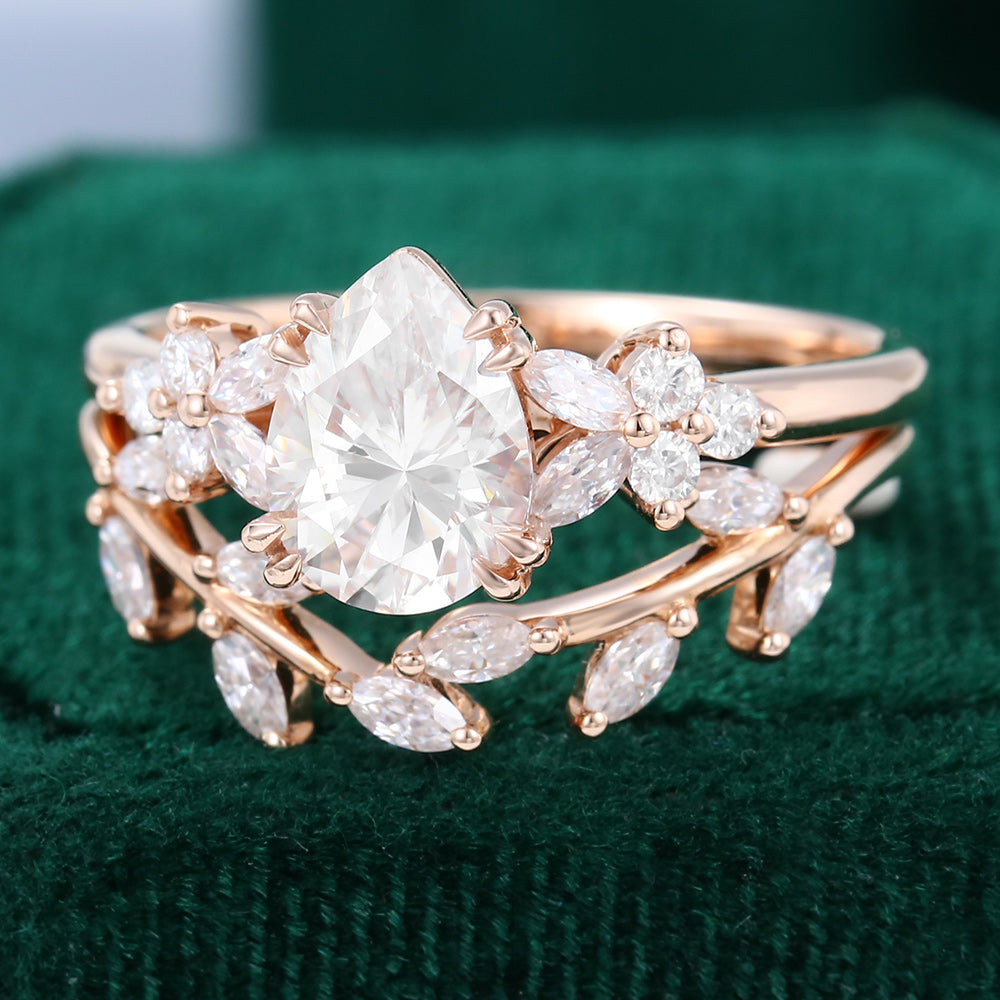 1 CT Pear Cluster Moissanite Engagement Ring