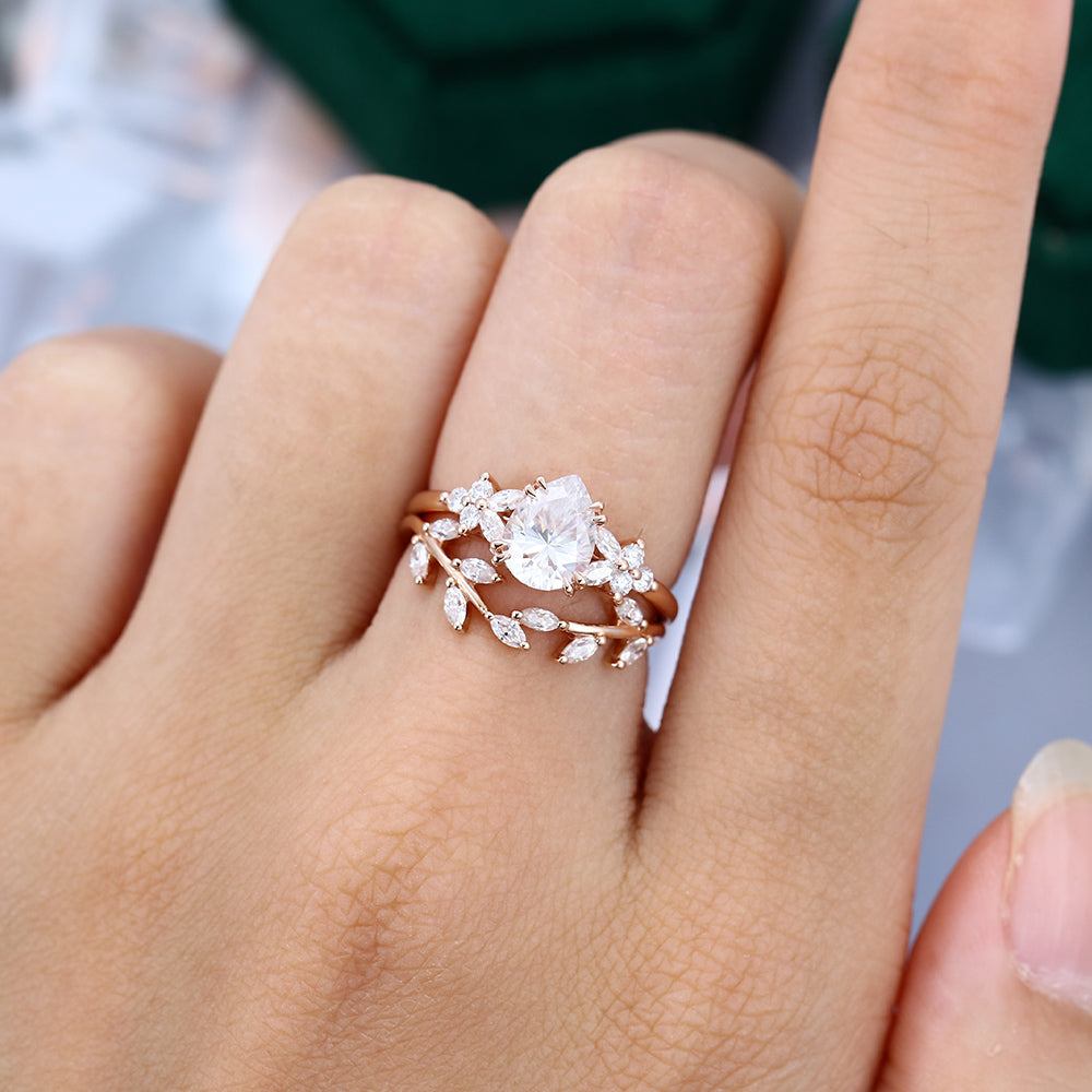 1 CT Pear Cluster Moissanite Engagement Ring